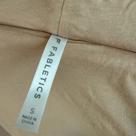 Summit Teddy Jacket Fabletics - Picture 6 of 9